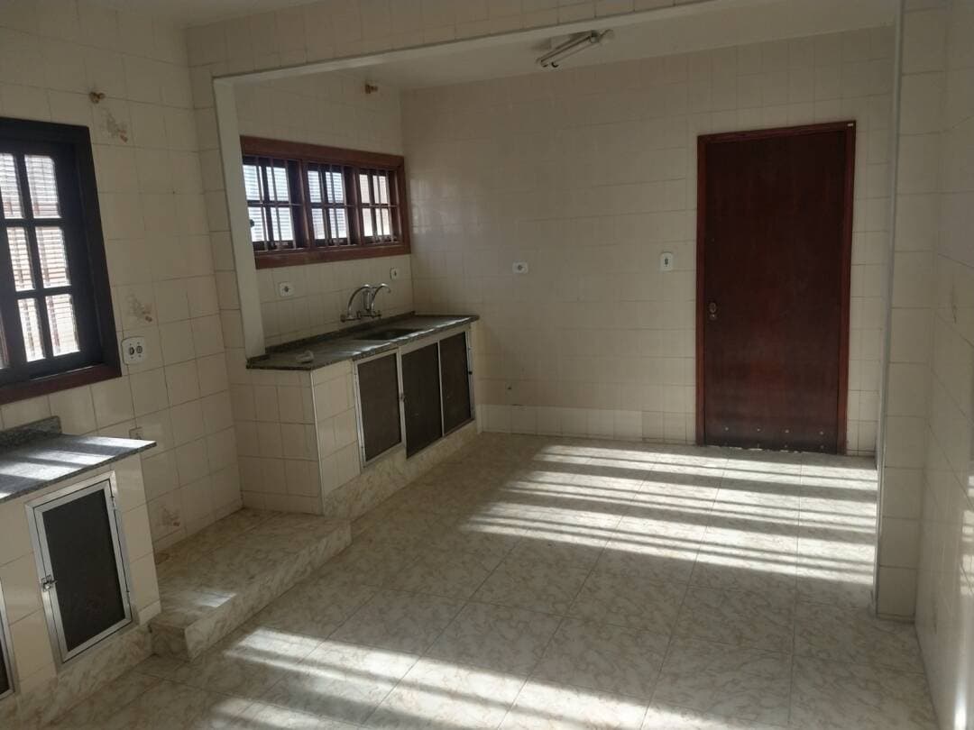 CASA NO CIDADE JARDIM PARA VENDA JACAREÍ SP ESTUDA TROCA — foto 5