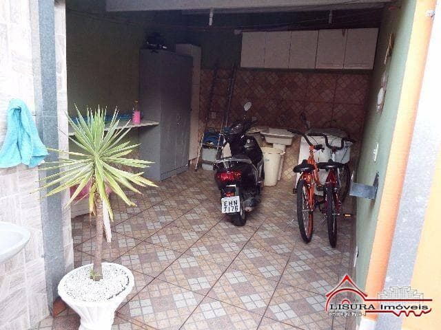 LINDA CASA COM PISCINA EM JACAREI - SP — foto 6