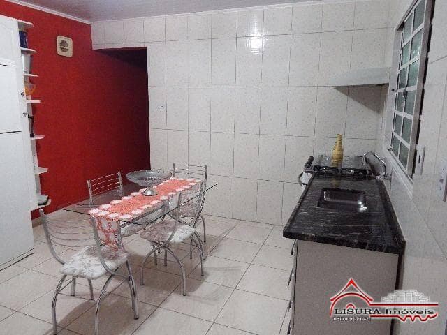 LINDA CASA COM PISCINA EM JACAREI - SP — foto 11