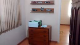 LINDA CASA NO CENTRO DE JACARÍ -SP  ESTUDA PERMUTA- JACAREÍ