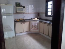LINDA CASA NO CONDOMÍNIO SANTA TEREZA - ALTO PADRÃO