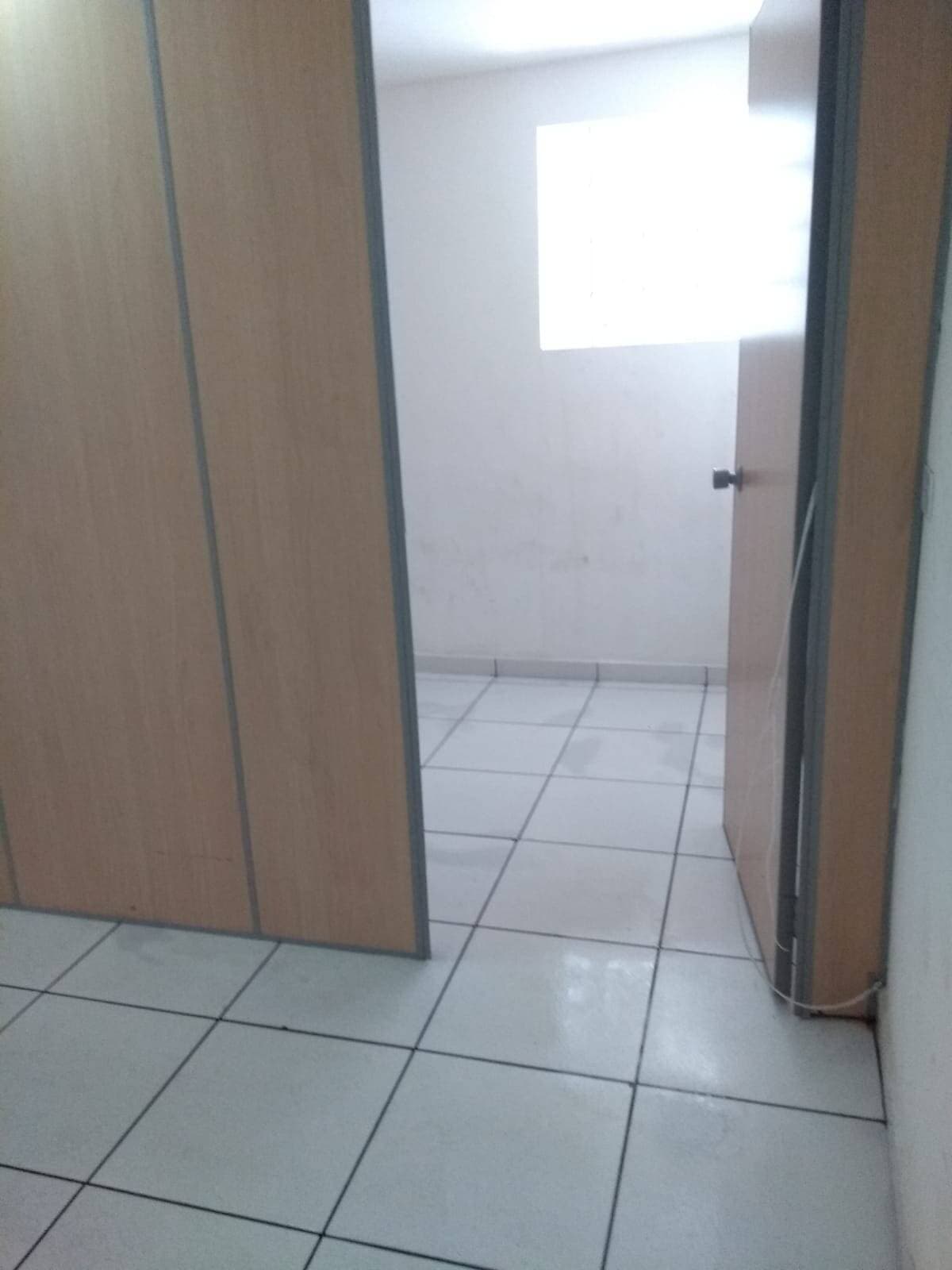 CASA RESIDENCIAL OU COMERCIAL NA RUA BARÃO DE JACAREÍ SP — foto 15