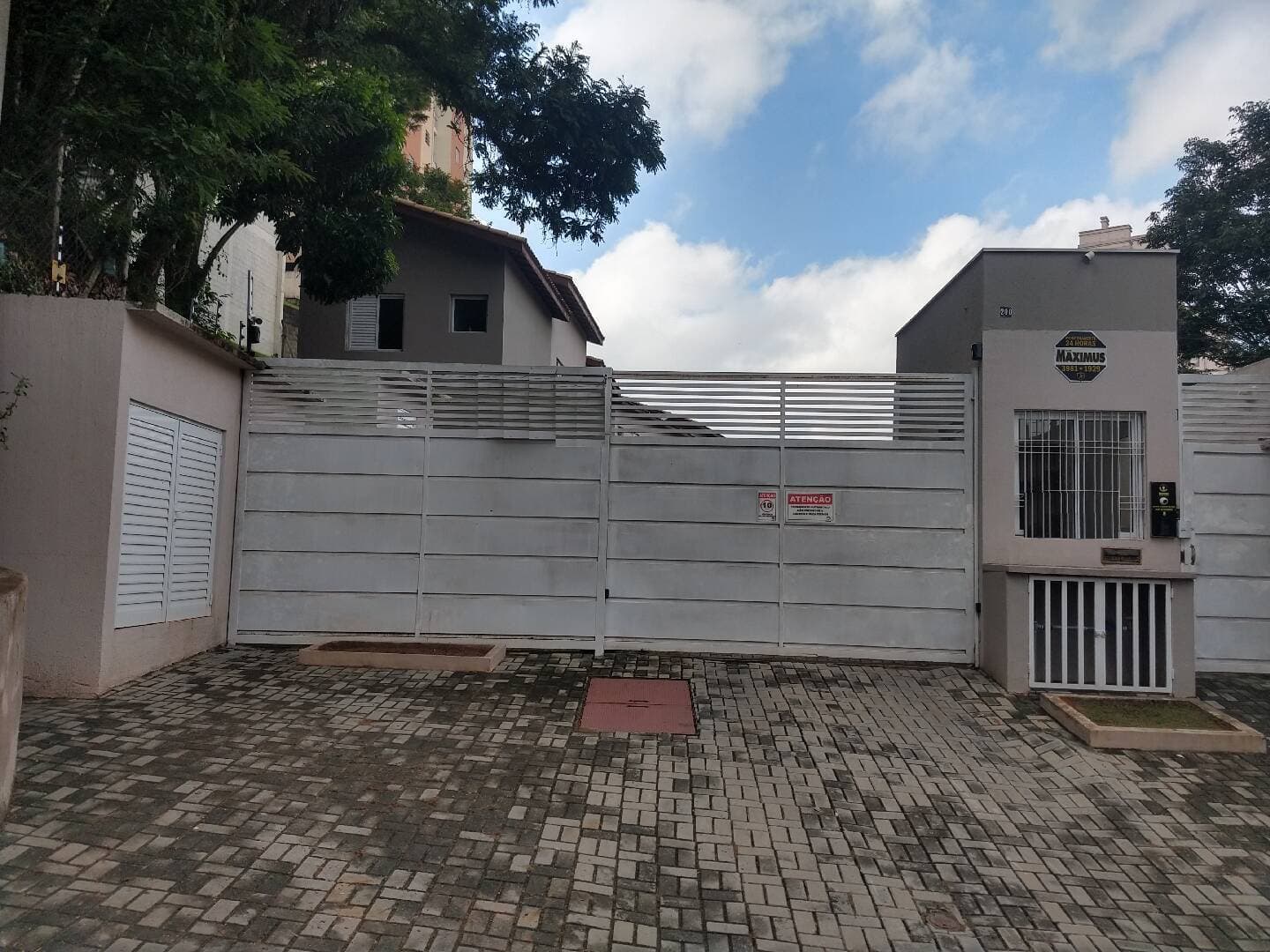 SOBRADO EM CONDOMÍNIO NO CENTRO DE JACAREÍ SP — foto 1