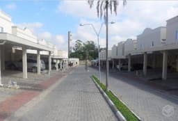 Lindo sobrado em condomínio fechado! Em Jacarei saida sjc
