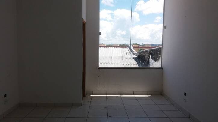 SALA COMERCIAL NO CENTRO JACAREÍ PARA LOCAÇÃO — foto 3