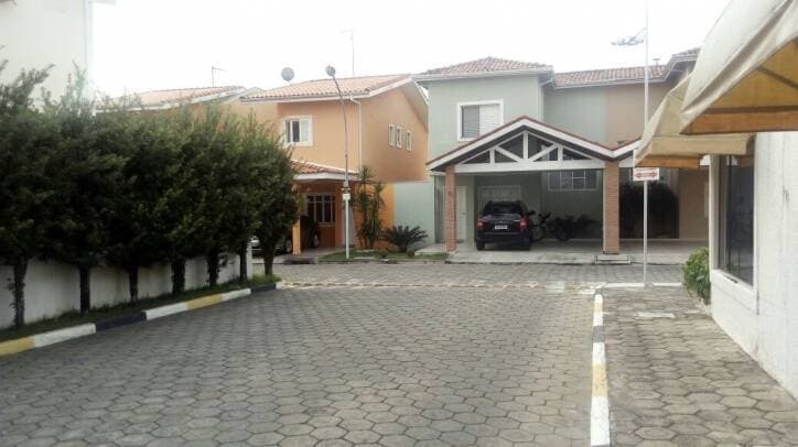 CASA NO COND. ITÁLIA BOULEVARD  JACAREÍ — foto 2