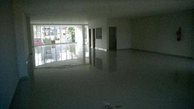 SALA COMERCIAL PARA ALUGAR PRÓXIMO A SANTA CASA, SALA ENORME — foto 1