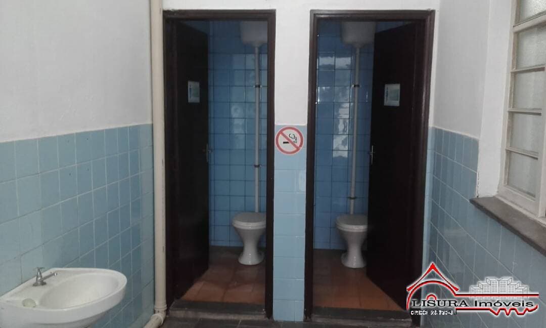 SALÃO COMERCIAL NO CENTRO DE JACAREÍ SP PARA LOCAÇÃO — foto 6