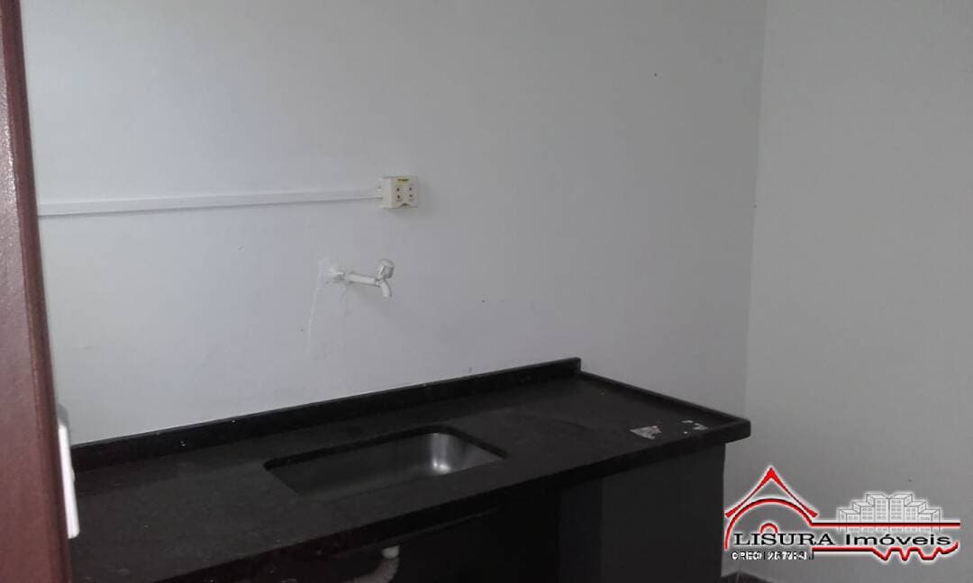 SALÃO COMERCIAL NO CENTRO DE JACAREÍ SP PARA LOCAÇÃO — foto 8