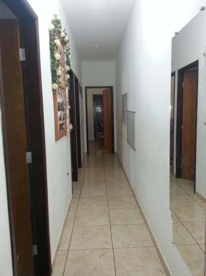 CASA NO PQ DOS PRÍNCIPES JACAREÍ SP COM 3 DORMITÓRIOS — foto 1