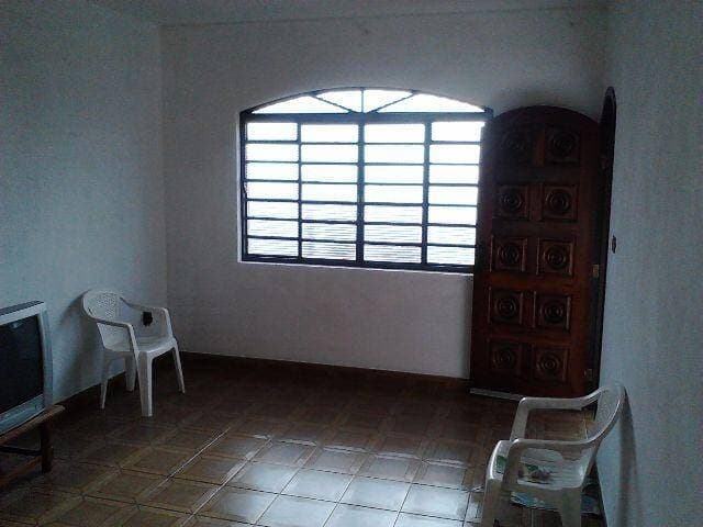 CASA NO JD DAS OLIVEIRAS JACAREÍ SP — foto 4