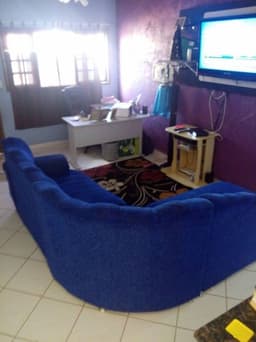 CASA NO PQ DOS PRINCIPES JACAREÍ SP ESTUDA TROCA DE MENOR $