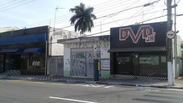 CASA COM PONTO DE COMERCIO NA FRENTE NO CENTRO JACAREÍ SP