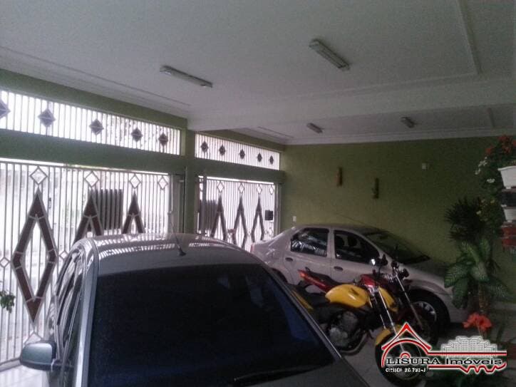 CASA COM 4 DORMITÓRIOS NO VILA BRANCA JACAREÍ SP — foto 1
