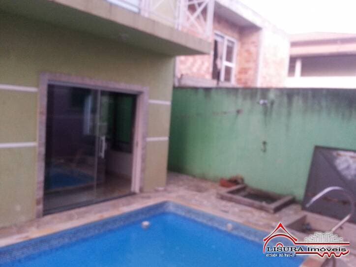 CASA COM 4 DORMITÓRIOS NO VILA BRANCA JACAREÍ SP — foto 5