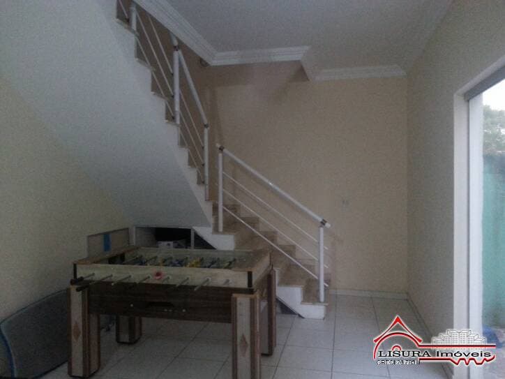 CASA COM 4 DORMITÓRIOS NO VILA BRANCA JACAREÍ SP — foto 10