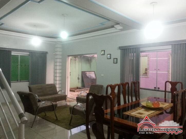 CASA COM 4 DORMITÓRIOS NO VILA BRANCA JACAREÍ SP — foto 14