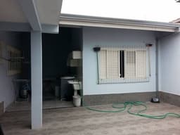 CASA A VENDA NO CONTRO DE JACAREÍ SP / VILA PINHEIRO