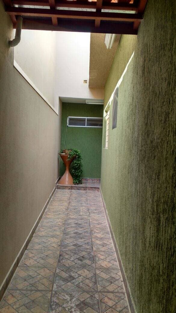 CASA MUITO GRANDE PARA VENDA  EM JACAREÍ SP — foto 1
