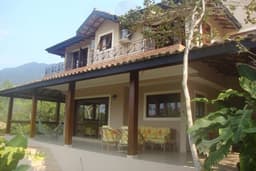 LINDA CASA EM UBATUBA EM CONDOMÍNIO PRAIA DO PRUMIRIM