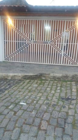 CASA NO JD BELA VISTA NEM 1 MIM DO CENTRO DE JACAREÍ SP