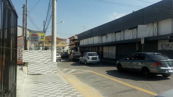 GALPÃO COMERCIAL NO CENTRO DE JACAREÍ PARA LOCAÇÃO 3.200 M² — foto 1