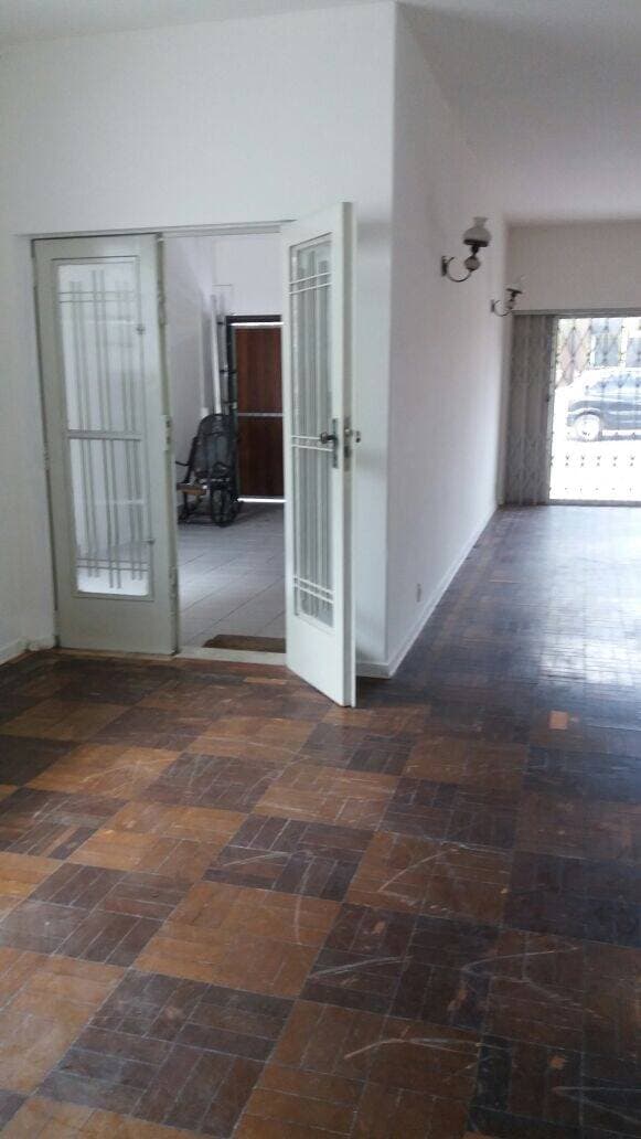 CASA COMERCIAL NO CENTRO DE JACAREÍ SP EM FRENTE AO FÓRUM — foto 4