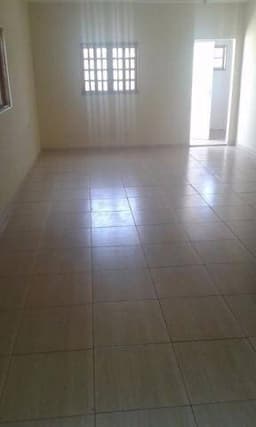 CASA NO PQ DOS SINOS COM QUINTAL GRANDE JACAREÍ SP