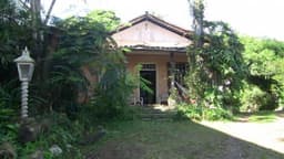 CASA NO CENTRO DE SANTA BRANCA PODE SER DIVIDIA EM 3 TERRENO