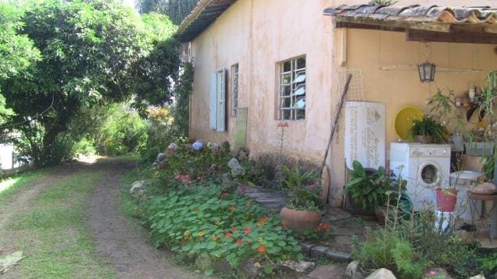CASA NO CENTRO DE SANTA BRANCA PODE SER DIVIDIA EM 3 TERRENO — foto 7