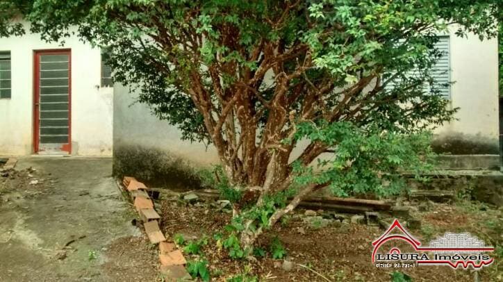 CASA NO CENTRO DE JACAREÍ SP ESTUDA TROCA POR CASA DE MENOR — foto 7