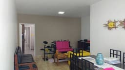 LINDA CASA NO CENTRO DE JACAREÍ PARA VENDA, PRÓXIMO A TUDO!!