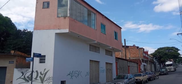Casa - CONTAGEM, MG no bairro PETROLANDIA