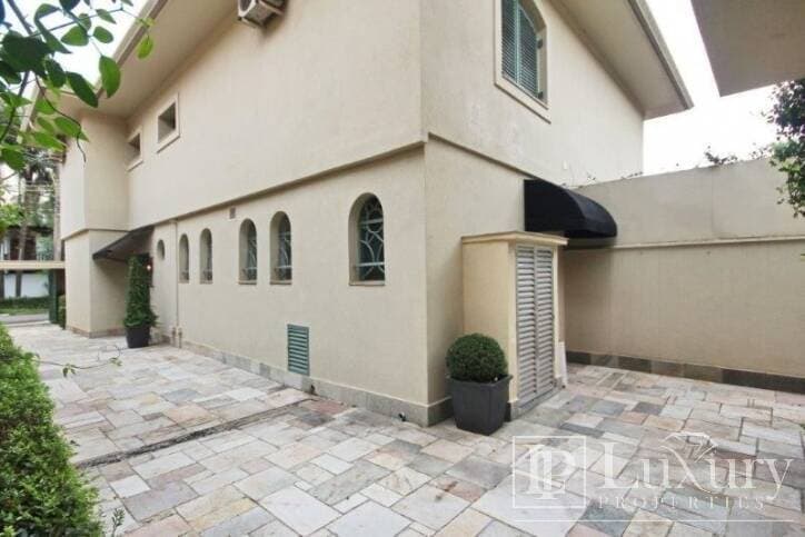 Casa 4 dormitórios à Venda, 355 m², ALTO DE PINHEIROS — foto 2