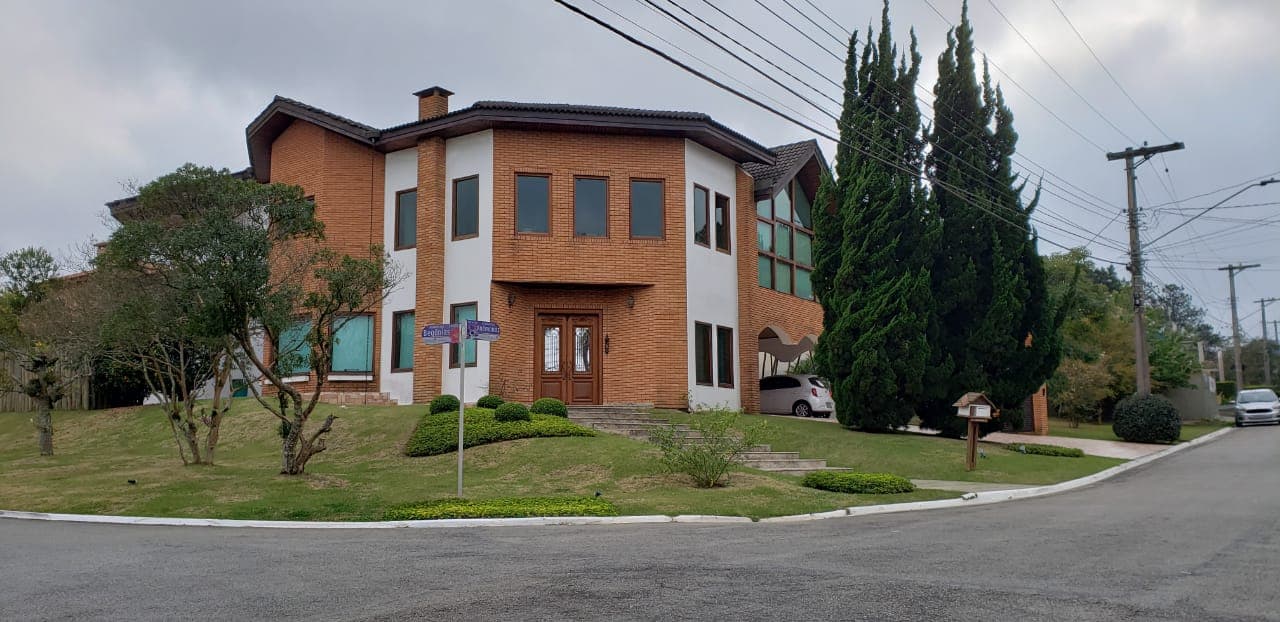 Casa à venda, 550 m², 4 quartos, 3 banheiros, 4 suítes — foto 2