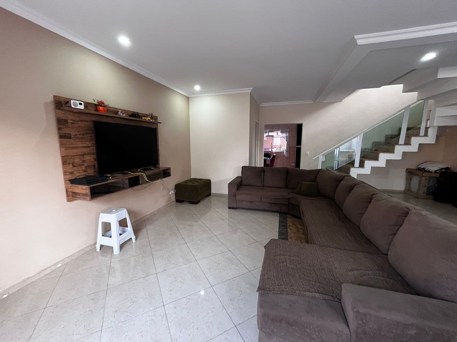Sobrado à venda, 350 m², 3 quartos, 5 banheiros, 1 suíte — foto 3