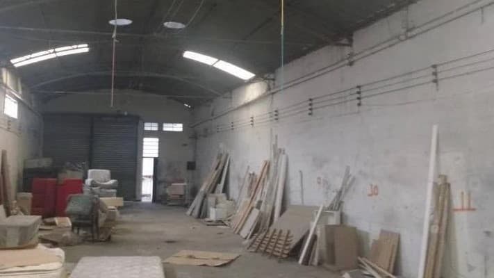 Galpão à venda, 320 m² — foto 2