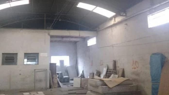 Galpão à venda, 320 m² — foto 1