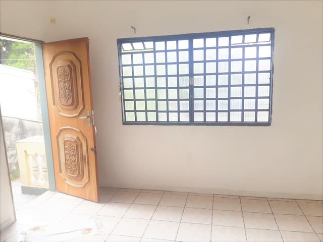 Casa à venda, 270 m², 3 quartos, 2 banheiros, 1 suíte