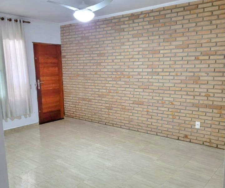 Casa à venda, 150 m², 2 quartos, 2 banheiros, 2 suítes — foto 1