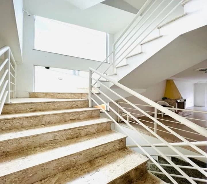 Sobrado à venda, 480 m², 4 quartos, 3 banheiros, 4 suítes — foto 10