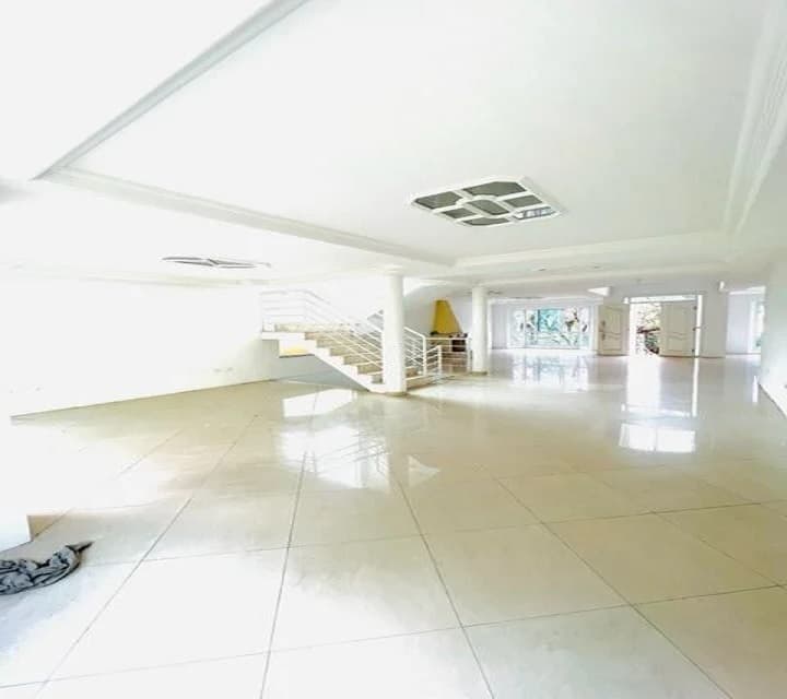 Sobrado à venda, 480 m², 4 quartos, 3 banheiros, 4 suítes — foto 4