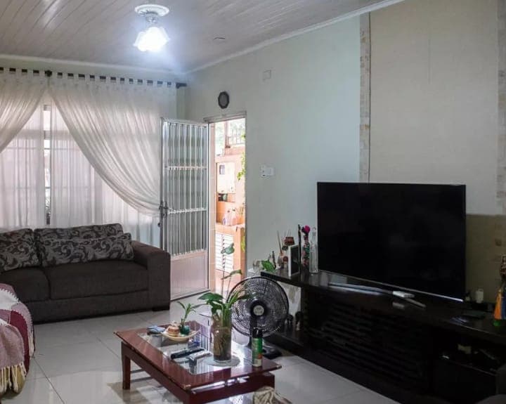 Casa à venda, 157 m², 2 quartos, 1 banheiro — foto 2