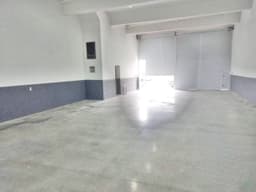 Galpão à venda, 250 m², 3 banheiros