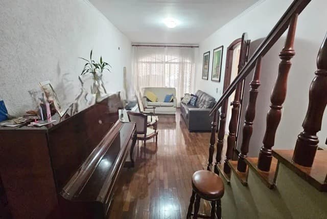 Sobrado à venda, 150 m², 3 quartos, 4 banheiros, 1 suíte — foto 1