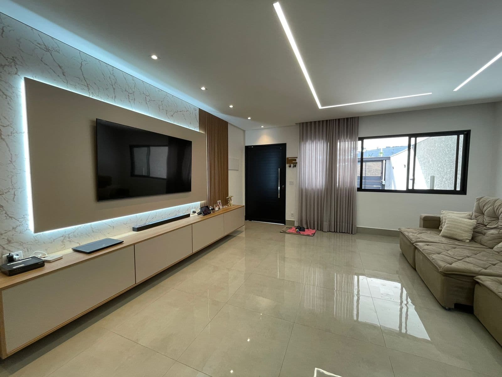 Sobrado à venda, 290 m², 4 quartos, 4 banheiros, 2 suítes — foto 2