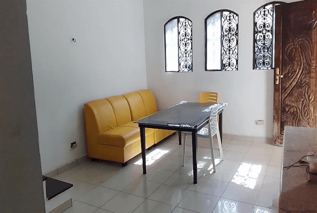 Casa à venda, 300 m², 3 quartos, 2 banheiros — foto 4