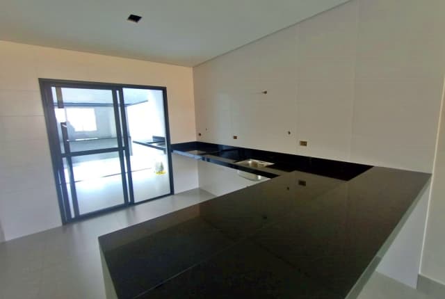 Sobrado à venda, 165 m², 3 quartos, 3 banheiros, 1 suíte — foto 1