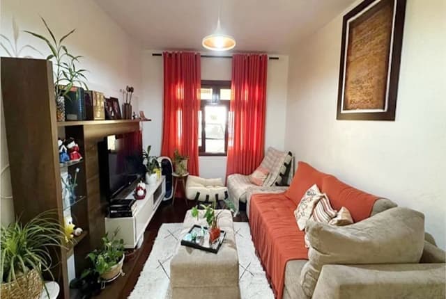 Sobrado à venda, 180 m², 3 quartos, 4 banheiros, 1 suíte — foto 1