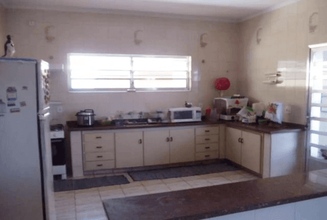Casa à venda, 750 m², 3 quartos, 2 banheiros — foto 2